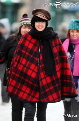 Agyness Deyn se promène à New York le 31 décembre 2009 avec des amis