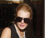 Lindsay Lohan, le samedi 2 janvier 2010, s'offre une petite virée shopping dans les rues de Gustavia (St-Barthélemy) avant de sauter sur un yacht pour un petit tour de bateau.