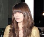 Mischa Barton fait du shopping sur Sunset Blvd sans maquillage le 4 janvier 2010