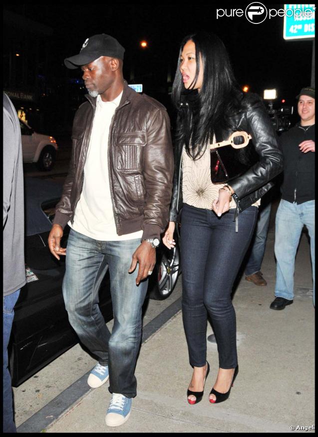 Djimon Hounsou et Kimora Lee à la sortie d'un restaurant de Los Angeles le 6 janvier 2010.