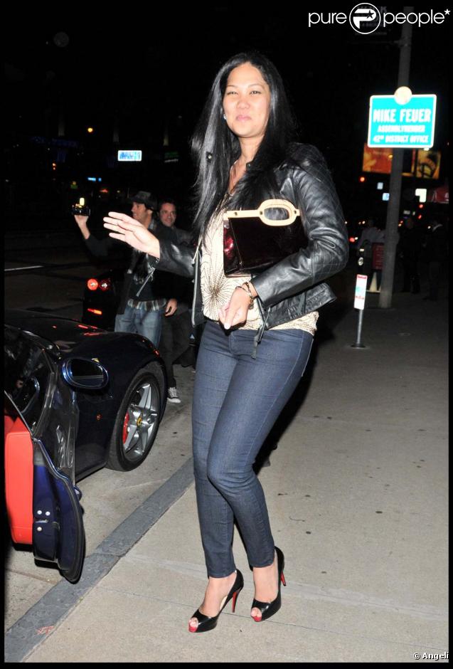 Djimon Hounsou et Kimora Lee à la sortie d'un restaurant de Los Angeles le 6 janvier 2010.