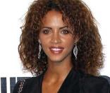 Noémie Lenoir, recrutée par Usher pour figurer dans son dernier clip.