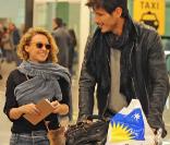 Andres Velencoso et Kylie Minogue à l'aéroport de Barcelone le 24 décembre 2009