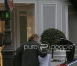 Jacques Chirac fait ses courses chez Dior avenue montaigne à Paris