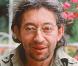 Serge Gainsbourg brûle un billet de 500 francs sur le plateau de  7 sur 7 , en 1984.
