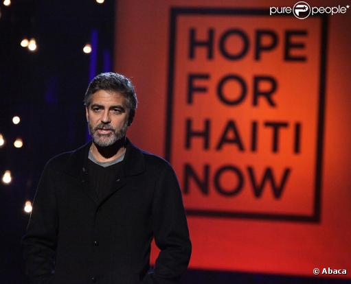 George Clooney à Los Angeles pendant le Téléthon pour Haïti organisé le 22 janvier par George Clooney et Wyclef Jean.