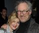 Drew Barrymore et Steven Spielberg à Los Angeles pendant le Téléthon pour Haïti organisé le 22 janvier par George Clooney et Wyclef Jean.