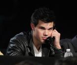 Taylor Lautner à Los Angeles pendant le Téléthon pour Haïti organisé le 22 janvier par George Clooney et Wyclef Jean.
