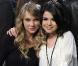 Taylor Swift et Selena Gomez à Los Angeles pendant le Téléthon pour Haïti organisé le 22 janvier par George Clooney et Wyclef Jean.