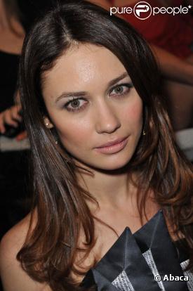 Olga Kurylenko au défilé Giorgio Armani Privé, le 25 janvier 2010