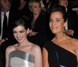 Anne Hathaway, son boyfriend Adam, Roberta Armani et Tina Turner au défilé Giorgio Armani Privé, le 25 janvier 2010
