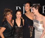 Tina Turner, Elsa Pataky, Roberta Armani et Anne Hathaway au défilé Giorgio Armani Privé, le 25 janvier 2010