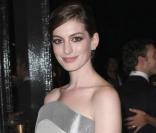Anne Hathaway au défilé Giorgio Armani Privé le 25 janvier 2010