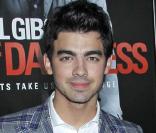 Joe Jonas, à l'occasion de l'avant-première de  Hors de Contrôle , qui s'est tenue au Graumann's Chinese Theatre de Los Angeles, le 26 janvier 2010.