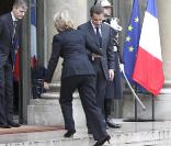 Nicolas Sarkozy accueille Hillary Clinton sur le perron de l'Elysée le 29 janvier 2010