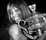 Serena Williams a remporté l'Open d'Australie 2010 en simple et en double (associée à sa soeur Venus)...