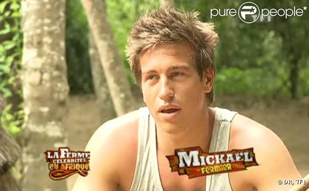 Mickaël Vendetta, en immersion au sein d'une tribu zoulou, a plutôt l'air de prendre cette excursion comme un divertissement que comme une expérience enrichissante. Dommage !