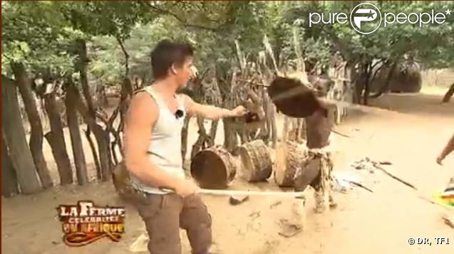 Mickaël Vendetta, en immersion au sein d'une tribu zoulou, a plutôt l'air de prendre cette excursion comme un divertissement que comme une expérience enrichissante. Dommage !