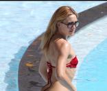 Kate Hudson à la piscine