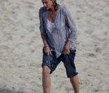 Lauren Hutton en plein shooting pour H&M à St Barthelemy le 2 février