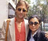 John Lennon : Yoko Ono fait renaître sa mémoire d'un côté, et l'éteint de l'autre...