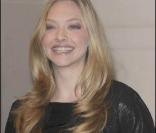 Amanda Seyfried et Julianne Moore, lundi 8 février, à l'hôtel George V, à Paris, venues présenter leur nouveau film  Chloe .
