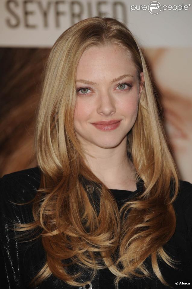 Amanda Seyfried, lundi 8 février, à l'hôtel George V, à Paris, venue présenter son nouveau film  Chloe .