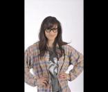 Camelia Jordana parle des ses lunettes dans le 6 9 sur NRJ