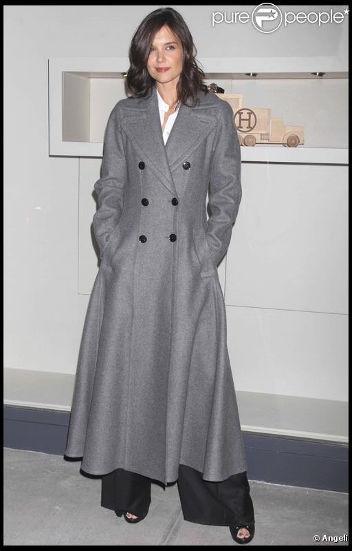 Katie Holmes à l'inauguration de la boutique Hermès, à New York. Elle est très élégante ! 09/02/2010