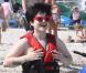 La métamorphose de Kelly Osbourne : Le 2 avril 2009, Kelly préfère cacher son corps sous un short à la plage...