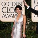 Regardez Lisa Edelstein de Dr House se mettre... totalement nue sous la douche !