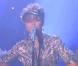 Rihanna chante son dernier single Rude Boy lors de son passage au Ellen DeGeneres Show