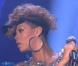 Rihanna chante son dernier single Rude Boy lors de son passage au Ellen DeGeneres Show
