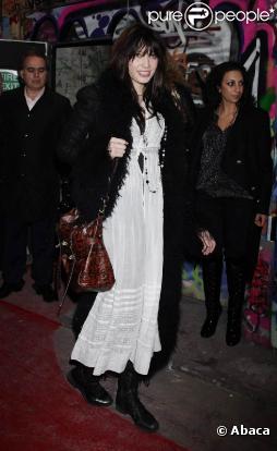 Daisy Lowe à la première du film Banksy : Exit Through the Gift Shop le 1er mars à Londres