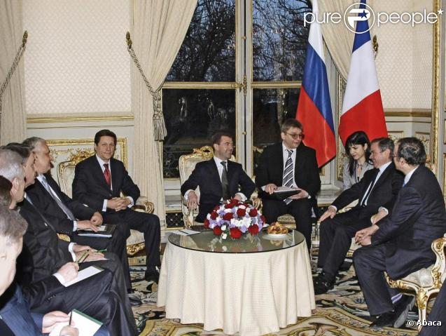 Nicolas Sarkozy reçoit Dmitri Medvedev et son épouse Svetlana. 02/03/2010