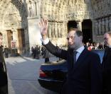 Dmitri Medvedev et son épouse Svetlana arrivent à Notre-Dame de Paris. 02/03/2010.  