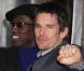 Wesley Snipes et Ethan Hawke lors de la première de Brooklyn's Finest (L'Elite de Brooklyn) le 2 mars 2010 à New York