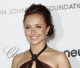 Hayden Panettiere, toute rouquine dans une robe drapée signée Amanda Wakeley lors du 18ème gala de la AIDS Foundation d'Elton John à l'occasion de la 82ème cérémonie des Oscars au Pacific Design Center à Los Angeles le 7 mars 2010
