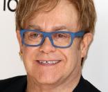 Elton John lors du 18ème gala de la AIDS Foundation d'Elton John à l'occasion de la 82ème cérémonie des Oscars au Pacific Design Center à Los Angeles le 7 mars 2010