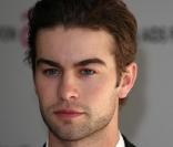 Le beau gosse des Gossip Girl, Chace Crawford lors du 18ème gala de la AIDS Foundation d'Elton John à l'occasion de la 82ème cérémonie des Oscars au Pacific Design Center à Los Angeles le 7 mars 2010