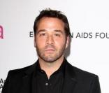 Jeremy Piven lors du 18ème gala de la AIDS Foundation d'Elton John à l'occasion de la 82ème cérémonie des Oscars au Pacific Design Center à Los Angeles le 7 mars 2010