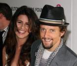 Jason Mraz et son épouse Sheridan Edley Mraz lors du 18ème gala de la AIDS Foundation d'Elton John à l'occasion de la 82ème cérémonie des Oscars au Pacific Design Center à Los Angeles le 7 mars 2010