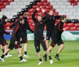 David Beckham à l'entrainement avec le Milan AC dans le stade d'Old Trafford avant son match de Ligue des Champions face à son ancien club de Manchester United.