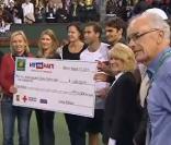 Les stars du tennis ont permis, avec Hit for Haïti le 12 mars 2010, ont permis de récolter un million de dollars au profit de la Croix-Rouge pour Haïti