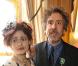 Tim Burton décoré par le ministre de la Culture Frédéric Mitterrand le 15 mars 2010 à Paris, ici avec sa compagne Helena Bonham Carter