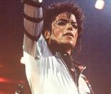 Michael Jackson : Un contrat de 200 millions de dollars a été conclu, portant sur 10 albums en 7 ans