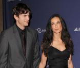 Ashton Kutcher et Demi Moore lors du gala de charité 'A Night at Sardi's' à Los Angeles le 18 mars 2010