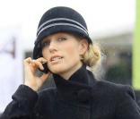 Zara Phillips lors de la course hippique à Cheltenham le 19 mars 2010