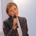 Regardez Dorothée vous présenter toutes ses nouvelles chansons 100% play-back... pour les 2 ans d'IDF1 !
