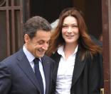 Nicolas Sarkozy et Carla Bruni ont voté au lycée La Fontaine à Paris (XVIe arrondissement) le 21 mars 2010 pour le second tour des élections régionales